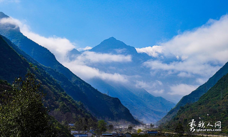 阿嘎峡谷风光（李新瑜 摄)