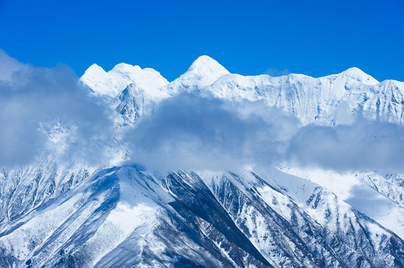 神奇的贡嘎山（时间2011年10月24日）