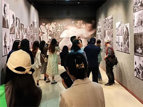 展现绚丽多彩的彝族民俗文化《彝俗魅影》摄影项目在遂宁开展