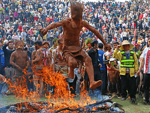 浅谈彝族支系阿细人的祭火神节火神与民族神话思维