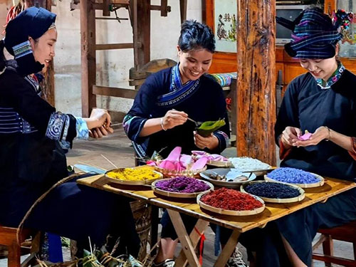 花米饭：五彩斑斓的壮乡美食