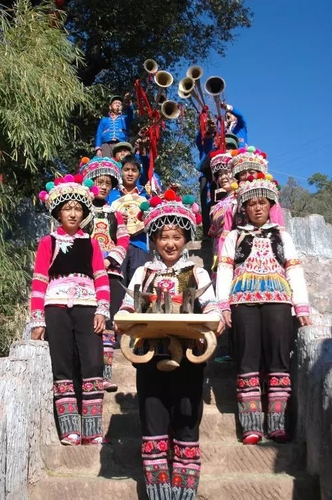 走一趟咪依噜风情谷 领略地道彝家文化 (1)